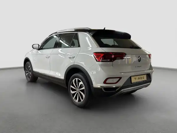 VW T-ROC (7/16)