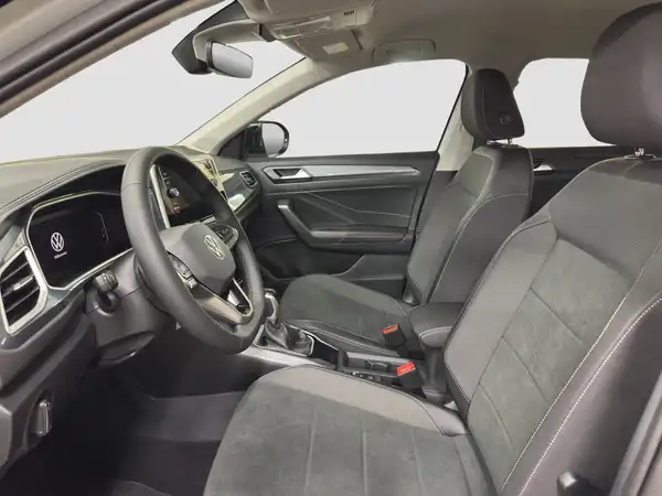 VW T-ROC (8/16)
