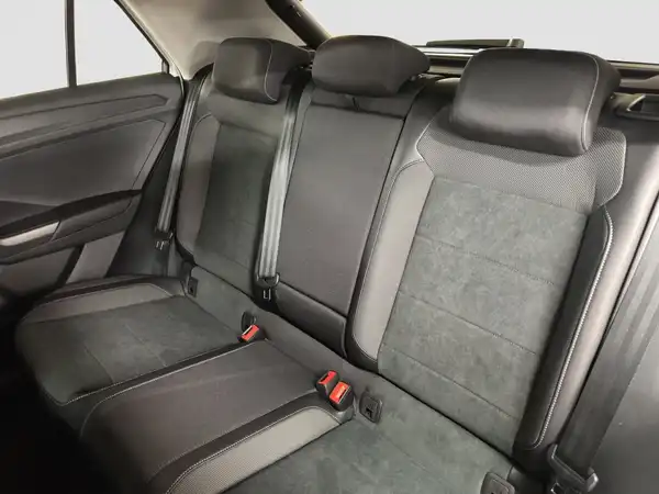 VW T-ROC (9/16)
