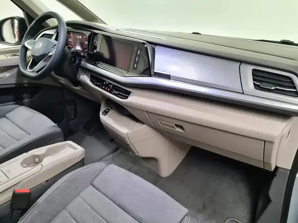 VW T7 MULTIVAN (17/19)