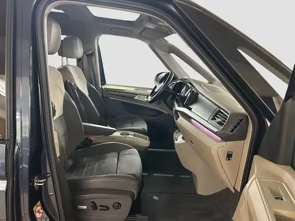 VW T7 MULTIVAN (14/16)