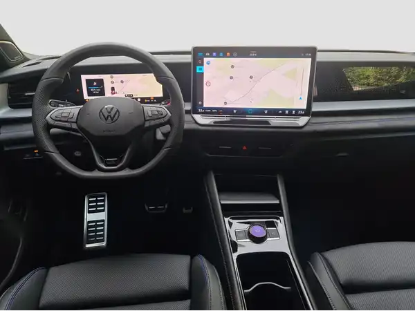 VW TAYRON (10/17)