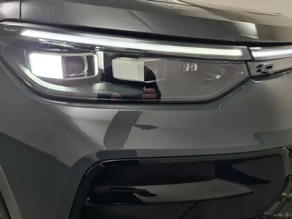 VW TAYRON (15/20)