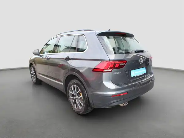 VW TIGUAN (5/10)