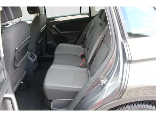 VW TIGUAN (7/10)