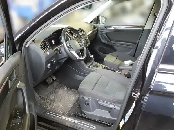 VW TIGUAN (6/8)