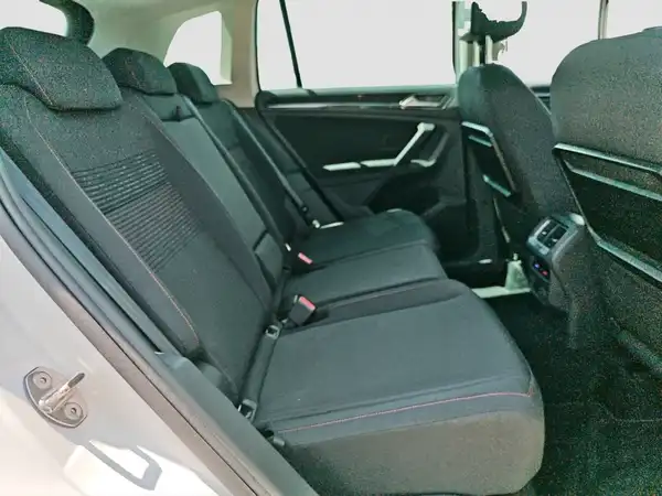VW TIGUAN (15/16)