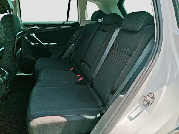 VW TIGUAN (9/16)