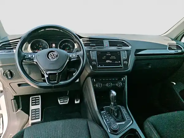 VW TIGUAN (10/16)