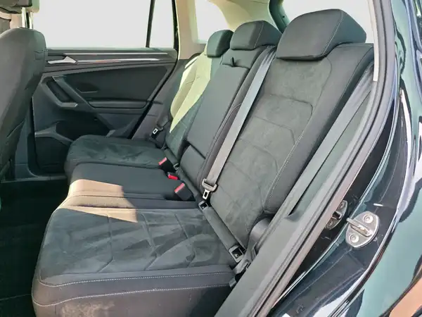 VW TIGUAN (9/16)