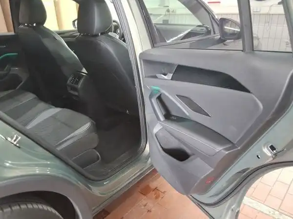 VW TIGUAN (8/9)