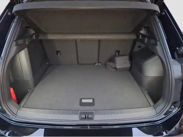 VW TIGUAN (13/17)