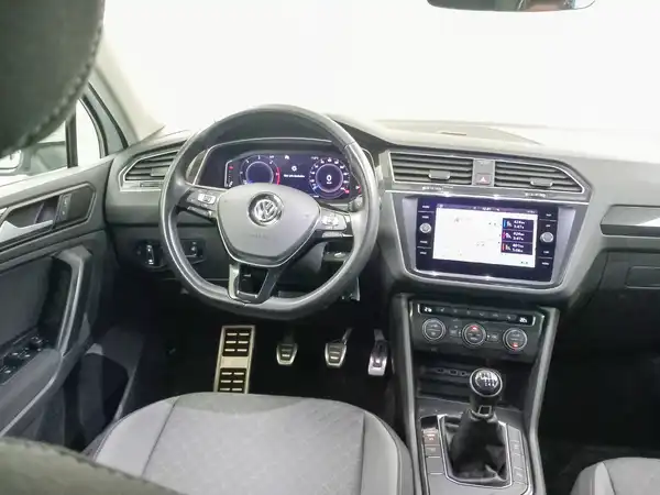 VW TIGUAN (11/21)