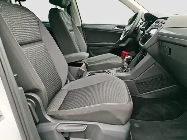 VW TIGUAN (14/16)
