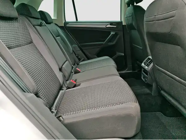 VW TIGUAN (15/16)