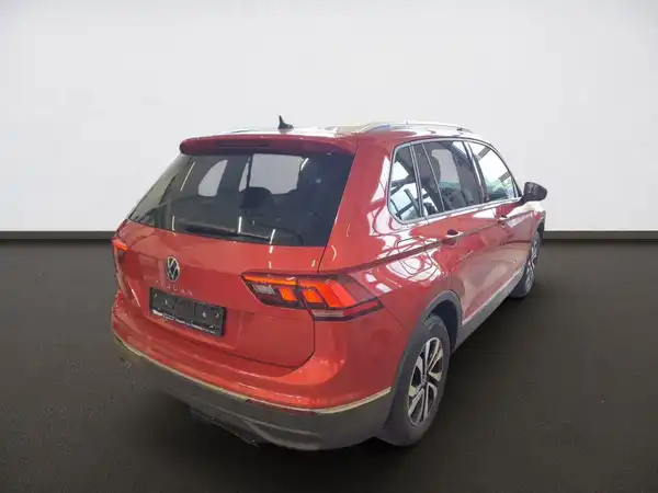 VW TIGUAN (5/9)