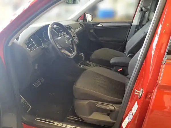 VW TIGUAN (6/9)