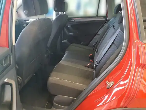 VW TIGUAN (7/9)