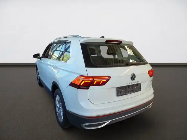 VW TIGUAN (4/9)