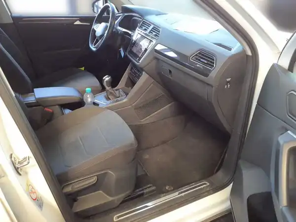 VW TIGUAN (7/9)