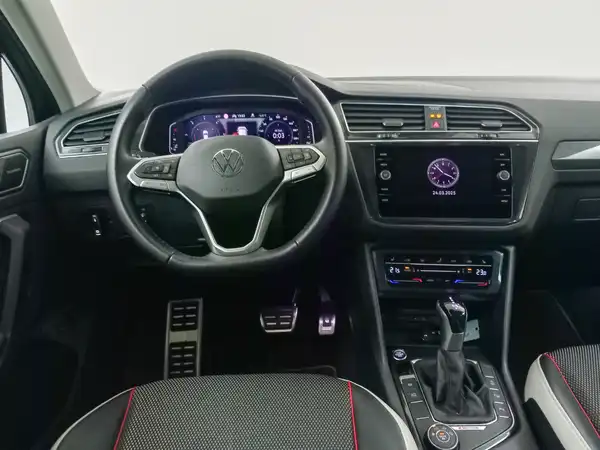 VW TIGUAN (13/20)