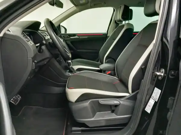 VW TIGUAN (8/20)