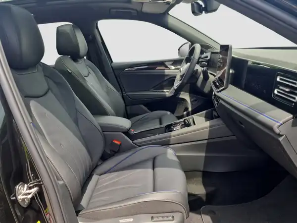 VW TIGUAN (15/16)