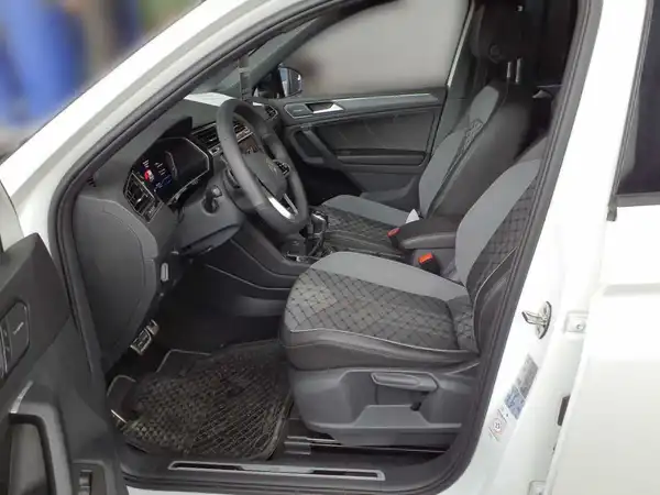 VW TIGUAN (6/7)