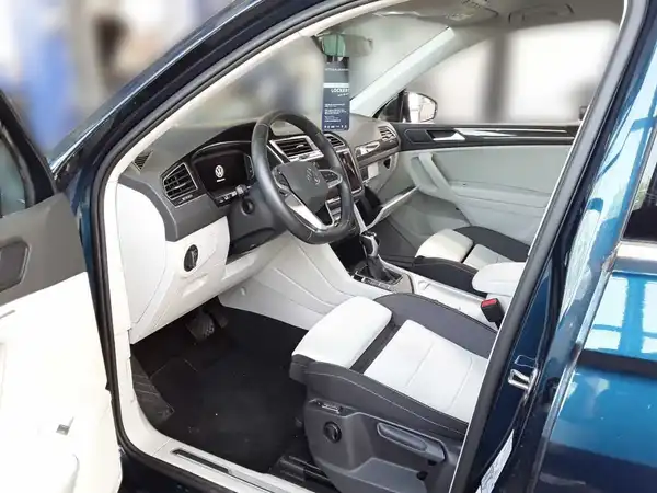 VW TIGUAN (6/9)