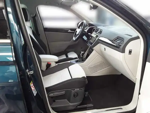VW TIGUAN (7/9)