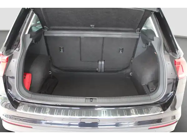 VW TIGUAN (13/13)