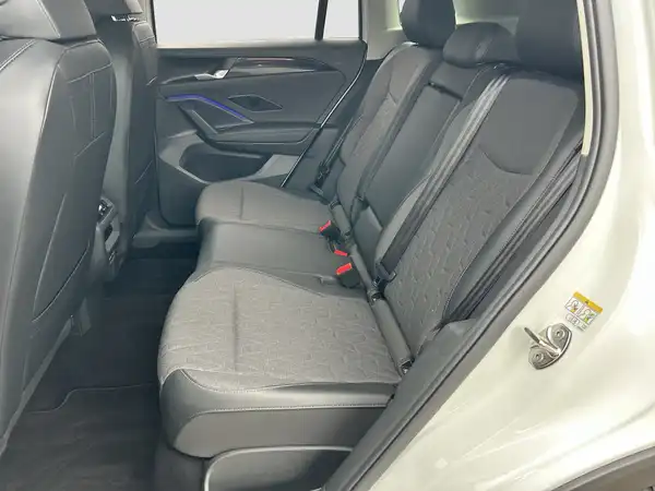 VW TIGUAN (9/16)
