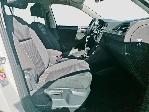 VW TIGUAN (14/16)