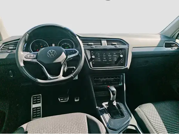 VW TIGUAN (10/16)