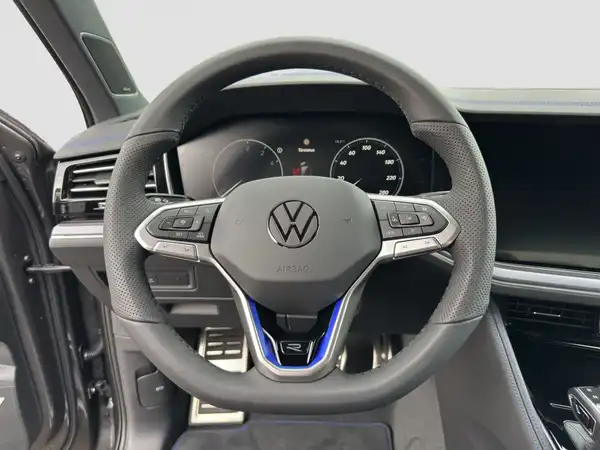 VW TOUAREG (11/16)