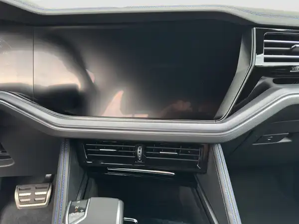 VW TOUAREG (12/16)