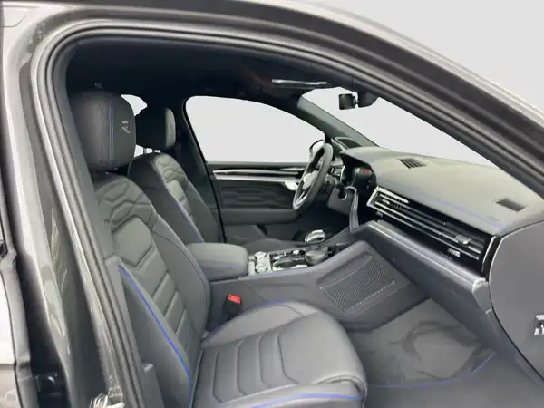 VW TOUAREG (14/16)