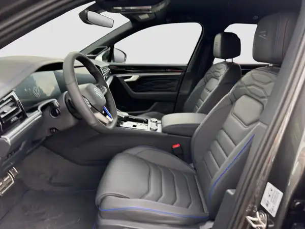 VW TOUAREG (8/16)
