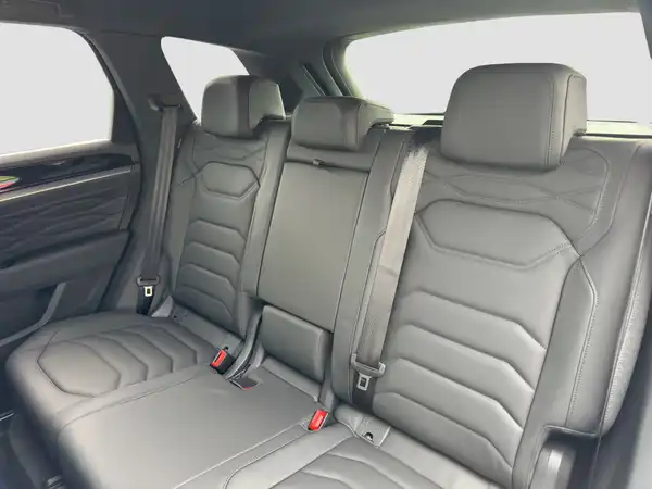 VW TOUAREG (9/16)
