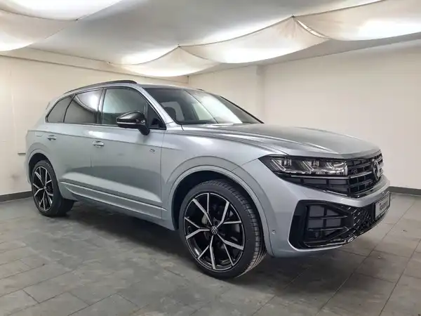 VW TOUAREG (4/19)