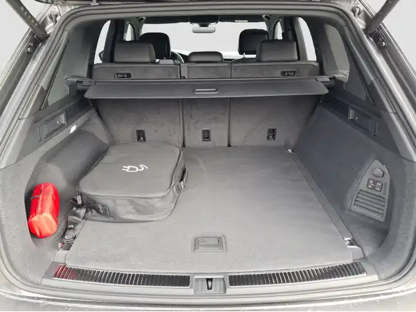 VW TOUAREG (13/16)