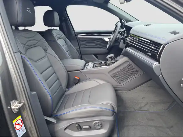 VW TOUAREG (14/16)