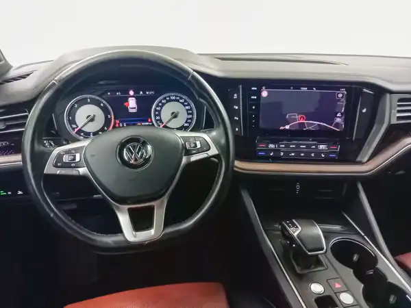 VW TOUAREG (13/22)