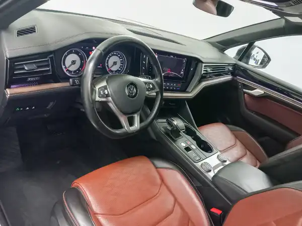 VW TOUAREG (9/22)
