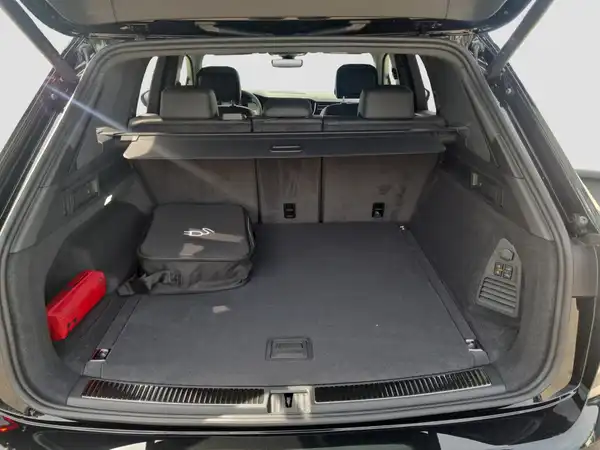 VW TOUAREG (13/16)