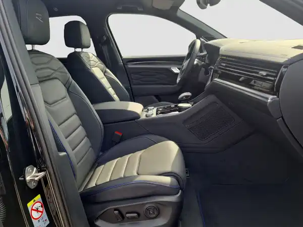 VW TOUAREG (14/16)