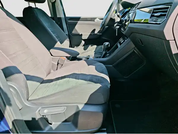 VW TOURAN (14/16)