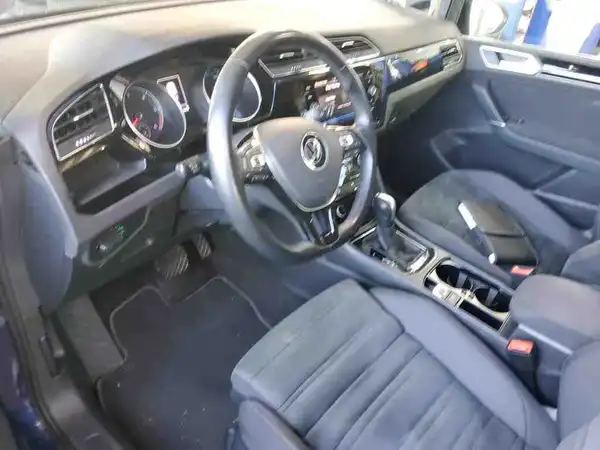 VW TOURAN (4/4)
