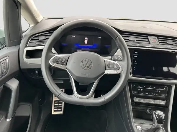 VW TOURAN (10/15)