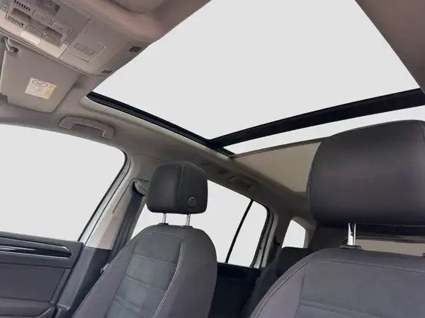 VW TOURAN (14/17)